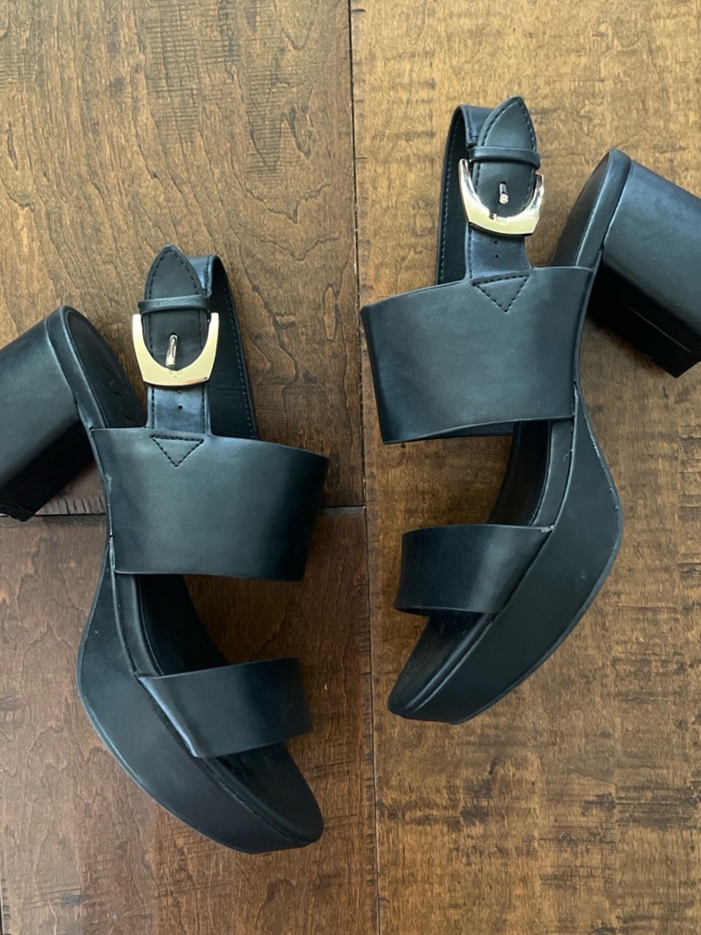 Aerosoles Casetta black faux leather platform sandas Sz. 7